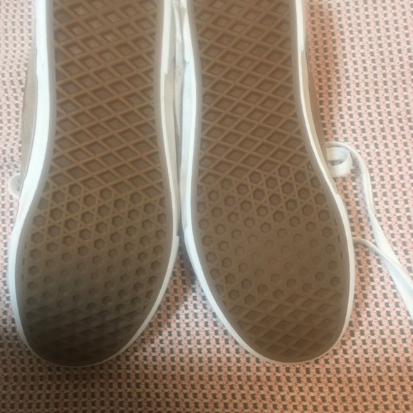 VANS - Picture 5 of 6